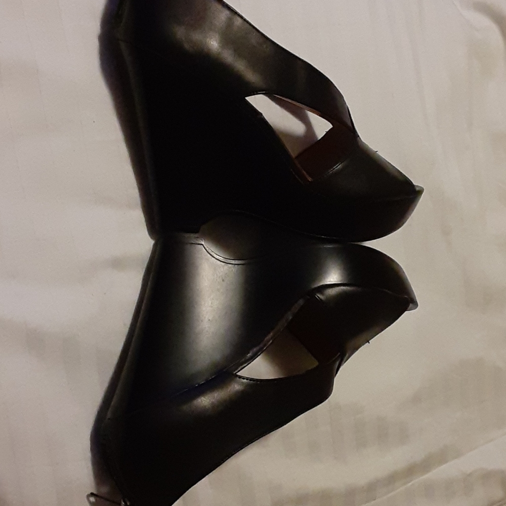 Nine West - Picture 4 of 5